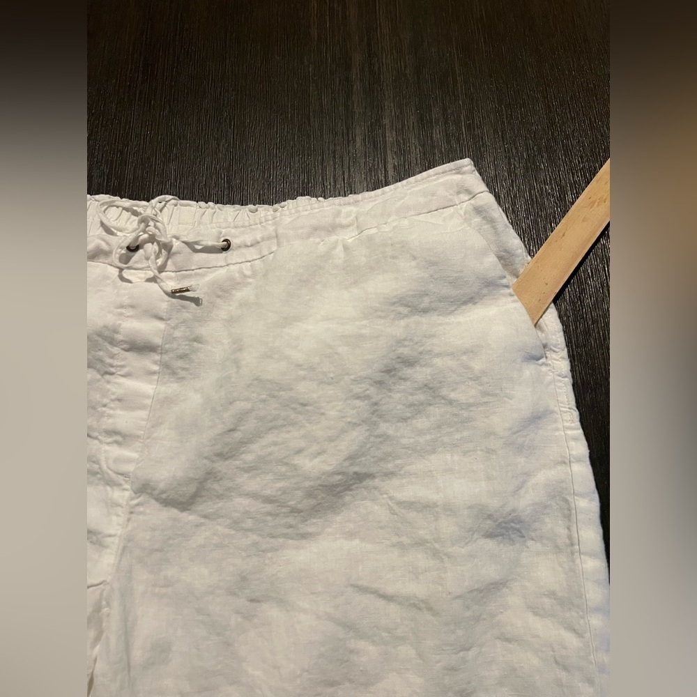 Chico’s 100% linen white shorts in like new condition size 16 - Picture 4 of 6